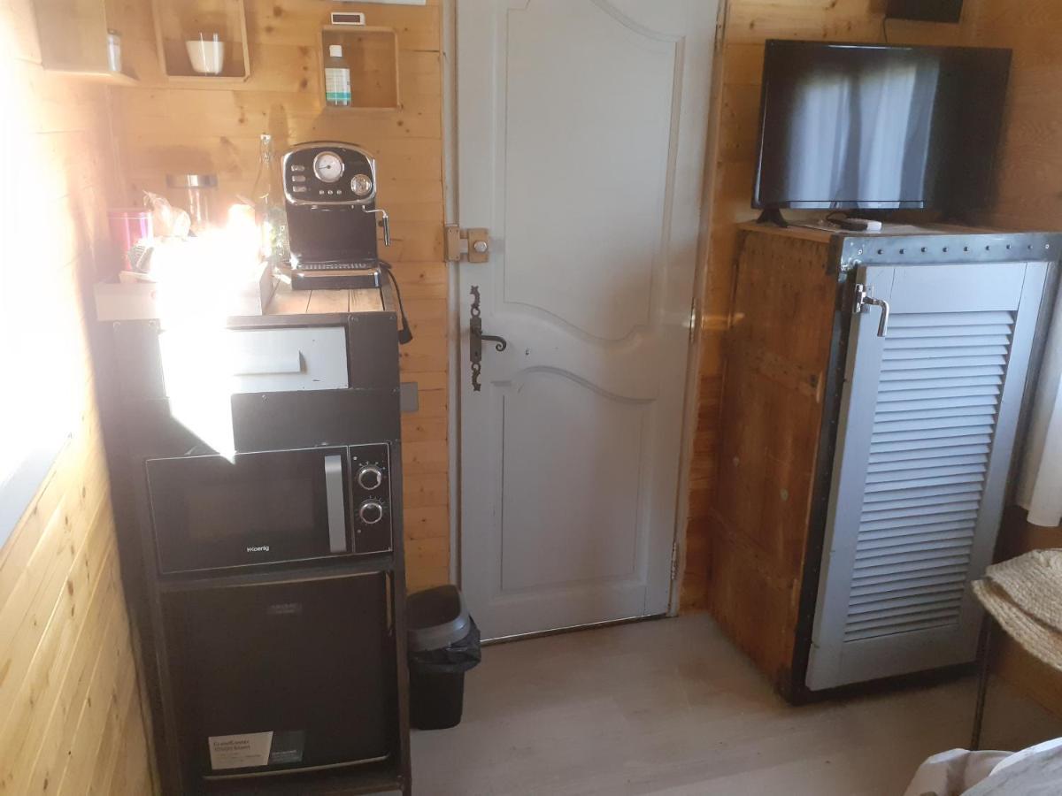 Roulotte Hotel Nîmes Kültér fotó